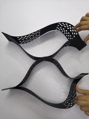 মসৃণ সারফেস জিও সেল গ্রিড এএসটিএম এইচডিপিই জিওসেল স্ট্যান্ডার্ডের সাথে সঙ্গতিপূর্ণ যা মাটির স্থিতিশীলতা এবং নিষ্কাশন সমাধান প্রদান করে