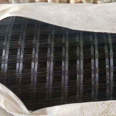 200m PET Geogrid পলিয়েস্টার রাস্তার জন্য Geogrid 3m 6m চওড়া 3d মডেল ডিজাইন