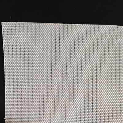 শিল্প গ্রেডের পলিপ্রোপিলিন পিইটি বোনা জিওটেক্সটাইল ফ্যাব্রিক ৩০০ গ্রাম টেকসই নদীর বাঁধের জন্য